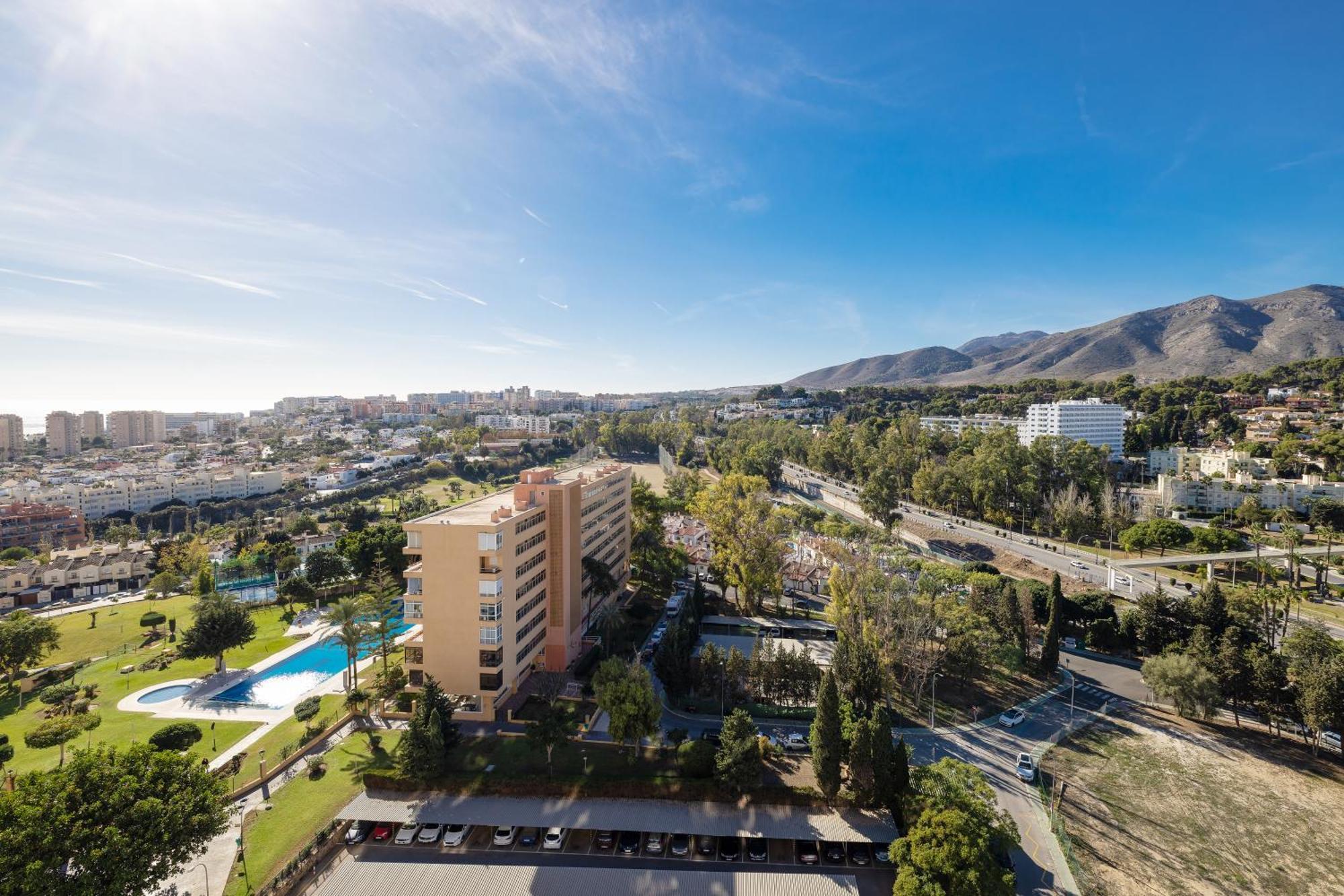 Sun Apartments Torremolinos Bagian luar foto